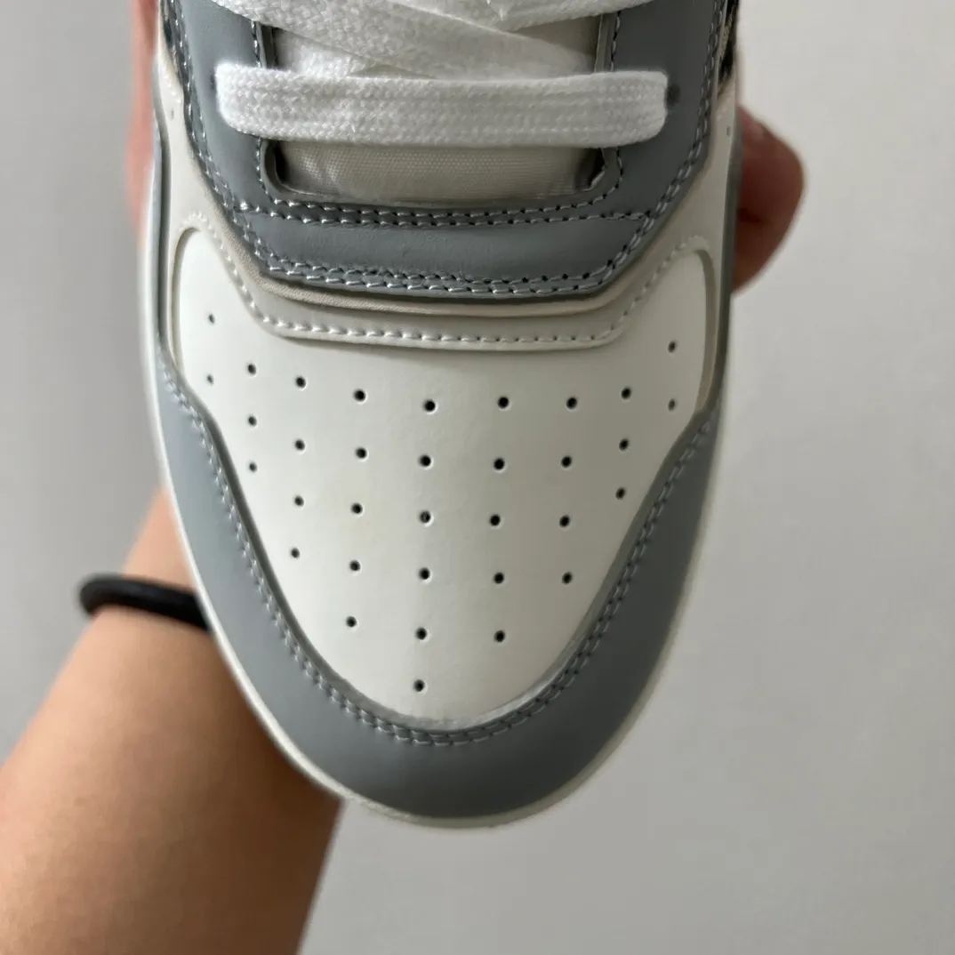 👟👟Ex-factory price 560👟👟 Men's size +10 Dior B27 series ✨2024 upgraded version purchasing agent grade ✨Super🔥sports shoes👫couple shoes. The high version 1:1 adopts oil edge lasting technology, the fabric is imported first-layer cowhide + high-tech fabric, and the inner cowhide + customized lining. TPU original engraved outsole. More than 30 colors of high-soled boots are available. Size: 35-42 for women and 38-46 for men. Bosses are welcome to compare...